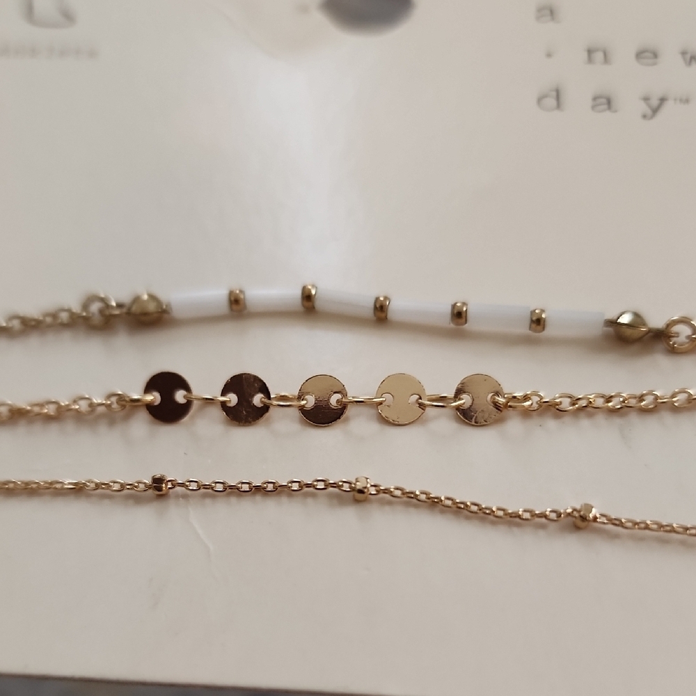 A Wew Day Gold-Tone White Beaded Layered Ankle Bracelet Set NWT - Picture 2 of 5